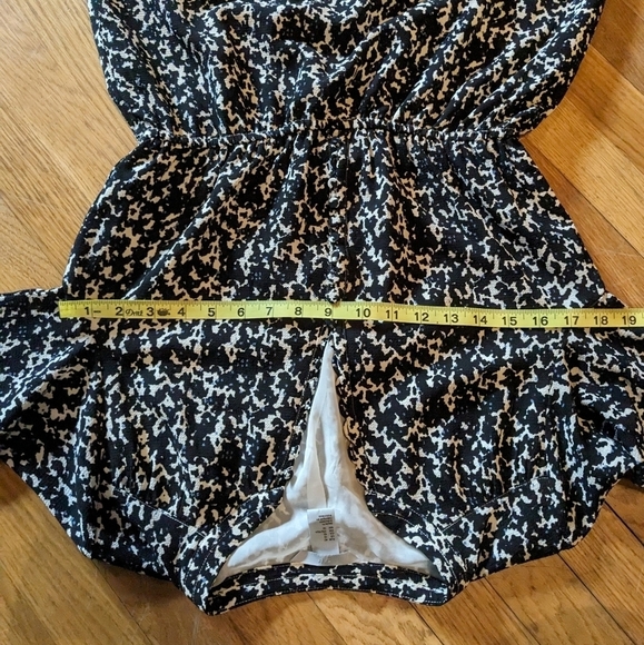 H&M Size 10 Abstract Long Sleeve Lined Dress w/ Buttons Up the Front - Picture 7 of 13